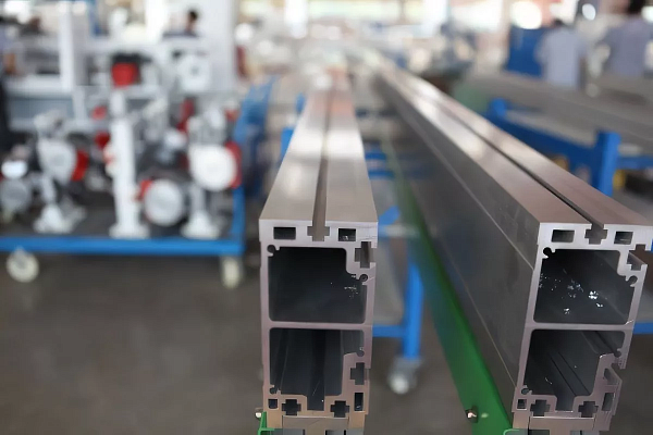 Автоматический кромкооблицовочный станок Filato Optima 536 UPW